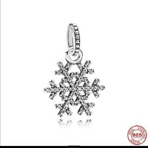 S925 SPARKLING SNOWFLAKE CHARM